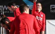 Griezmann xuất hiện đầy 'nữ tính' trên sân tập Atletico
