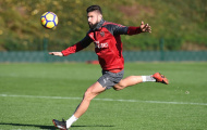 Giroud tập sút hăng say, chờ giây phút 'ăn thịt' Thiên nga 