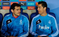 Casillas troll Ronaldo: Ở Bồ Đào Nha mọi người yêu quý tôi hơn cậu!