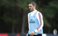 Bonucci tỏ ra khó chịu trên sân tập Milan
