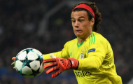 Bàn phản lưới nhà cực 'nhọ' của Mile Svilar trước Man Utd