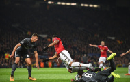 Vui chưa được lâu, Svilar đã phải ôm hận trước Man Utd