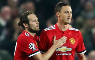 Hàng thủ Benfica chơi như mơ ngủ, dâng chiến thắng cho Man Utd