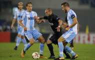 Sneijder 'méo mặt' trước khối bê tông của Simone Inzaghi