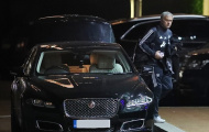 CẬN CẢNH: Mourinho 'chạy vắt giò lên cổ' để kịp chiến Chelsea