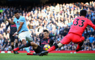 Thời của Petr Cech đã hết?