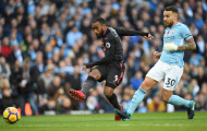 Thua toàn diện, Lacazette vẫn mang tin vui cho Arsenal