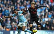 Wenger: 'Ai cũng biết Sterling ăn vạ quá giỏi'