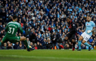 Alexandre Lacazette không đáng bị ngồi dự bị