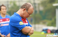 HLV Park Hang-seo tái hiện hình ảnh “Ngài ngủ gật” trên sân tập