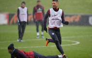 Rashford ngã chổng vó ở buổi tập dưới cơn mưa rào của tuyển Anh