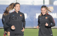Đội nữ Barca tập luyện trên đất Litva