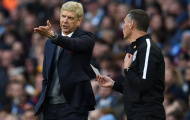 Chỉ trích trọng tài, Wenger vẫn thoát được án phạt