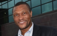 Emenalo ra đi, Conte có nên mở tiệc ăn mừng?