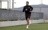 Luis Suarez tiếp tục lẻ bóng trên sân tập Barcelona
