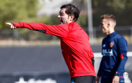 Valencia thăng hoa, HLV Marcelino vẫn 'quát tháo' học trò trên sân tập