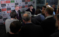 Moyes bị truyền thông 'bủa vây' trong buổi họp báo đầu tiên