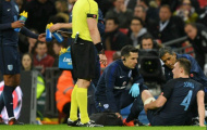 'Thánh nhọ' Phil Jones chấn thương, M.U lo sốt vó