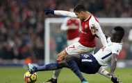 Hậu vệ Tottenham 'bẹp dí' trước sức ép của Sanchez