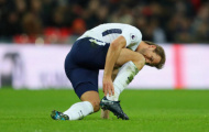 Kane nén đau để cán mốc 100, nhưng Tottenham vẫn không vui