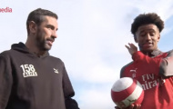 Robert Pires tận tình hướng dẫn sao trẻ Arsenal dứt điểm