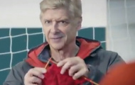 Wenger khoe tài đan len nhân dịp Giáng Sinh