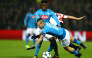 Hamsik ngã cắm mặt trước lối đá rắn của Feyenoord  