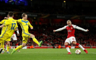 Thua Man Utd, Arsenal trút giận lên BATE Borisov với một 'set tennis'