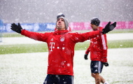 Tuyết rơi trắng xóa, sân tập Bayern Munich vẫn đón tin vui