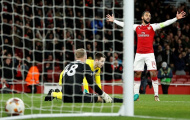 Walcott và Giroud vượt mặt Fabregas, Van Persie