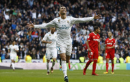 Ronaldo 'khoe' bóng vàng, Real nhấn chìm Sevilla 5 bàn chỉ trong hiệp một