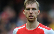 Mertesacker bị đổ tội vì bàn thua sớm của Arsenal