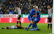 Okazaki ôm đầu máu, đem lại chiến thắng thứ 3 liên tiếp cho Leicester