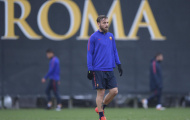De Rossi thẩn thờ trên sân tập