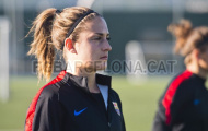 Những bóng hồng của đội nữ Barca rạng rỡ trên sân tập