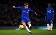 Siêu phẩm đá phạt, Chelsea bắt kịp Man United trên BXH