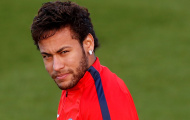 Neymar 'đằng đằng sát khí' trên sân tập của PSG