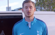Jan Vertonghen khiến fan nhí bất ngờ với món quà Giáng Sinh đặc biệt