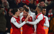Granit Xhaka nổi đóa sau khi bị Lacazette 'túm tóc' ăn mừng
