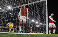 Hòa điên rồ, Wenger tranh thủ mỉa mai Mourinho