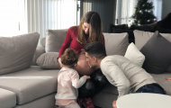 Khoe ảnh vợ bụng bầu, Marc Bartra đón con thứ 2