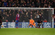 Hàng thủ Arsenal 'lực bất tòng tâm' trước bộ đôi Townsend - Zaha