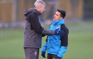 HLV Wenger ra sức vỗ về Alexis Sanchez