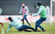 Dàn sao Juventus tập hăng say chờ giao thừa