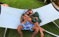 Sau tất cả, Neymar lại ngã vào vòng tay người đẹp