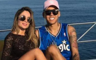 Bỏ tập, Firmino thoải mái du hí với vợ tại đảo Síp