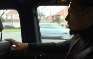 Hậu trường ngày đầu tiên Virgil van Dijk đặt chân tới Liverpool