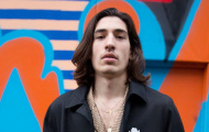 Hector Bellerin mặc đồ ngủ đi dự tuần lễ thời trang tại London