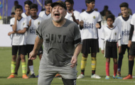 Maradona chỉ xem Montella như... 'đồ điên'