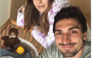 Mats Hummels bỏ thi đấu vì bận... làm bố